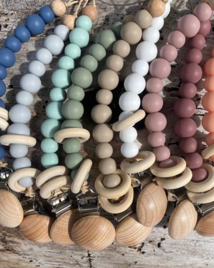 Cadena portachupete de silicona bolitas